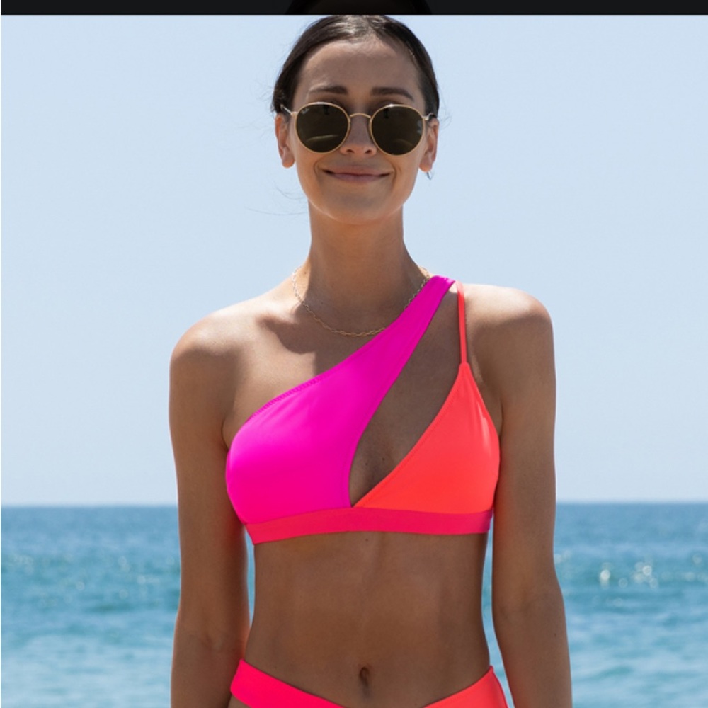 Popvil NWT size:M bikini top